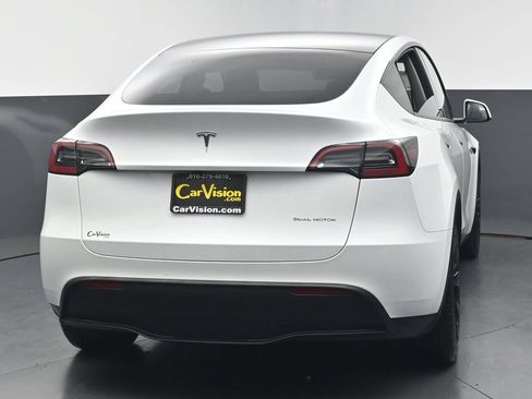 Used 2023 Tesla Model Y Long Range AWD/4WD image 3