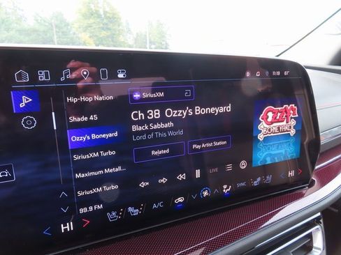 Certified 2024 Chevrolet Traverse RS w/ LPO, Floor Liner Package image 21