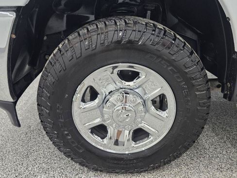 Used 2023 RAM 2500 Tradesman w/ Chrome Appearance Group AWD/4WD image 31
