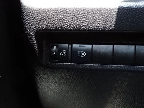 Used 2025 Toyota RAV4 XLE w/ Convenience Package FWD image 39