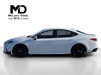 Used 2025 Toyota Camry SE video 3