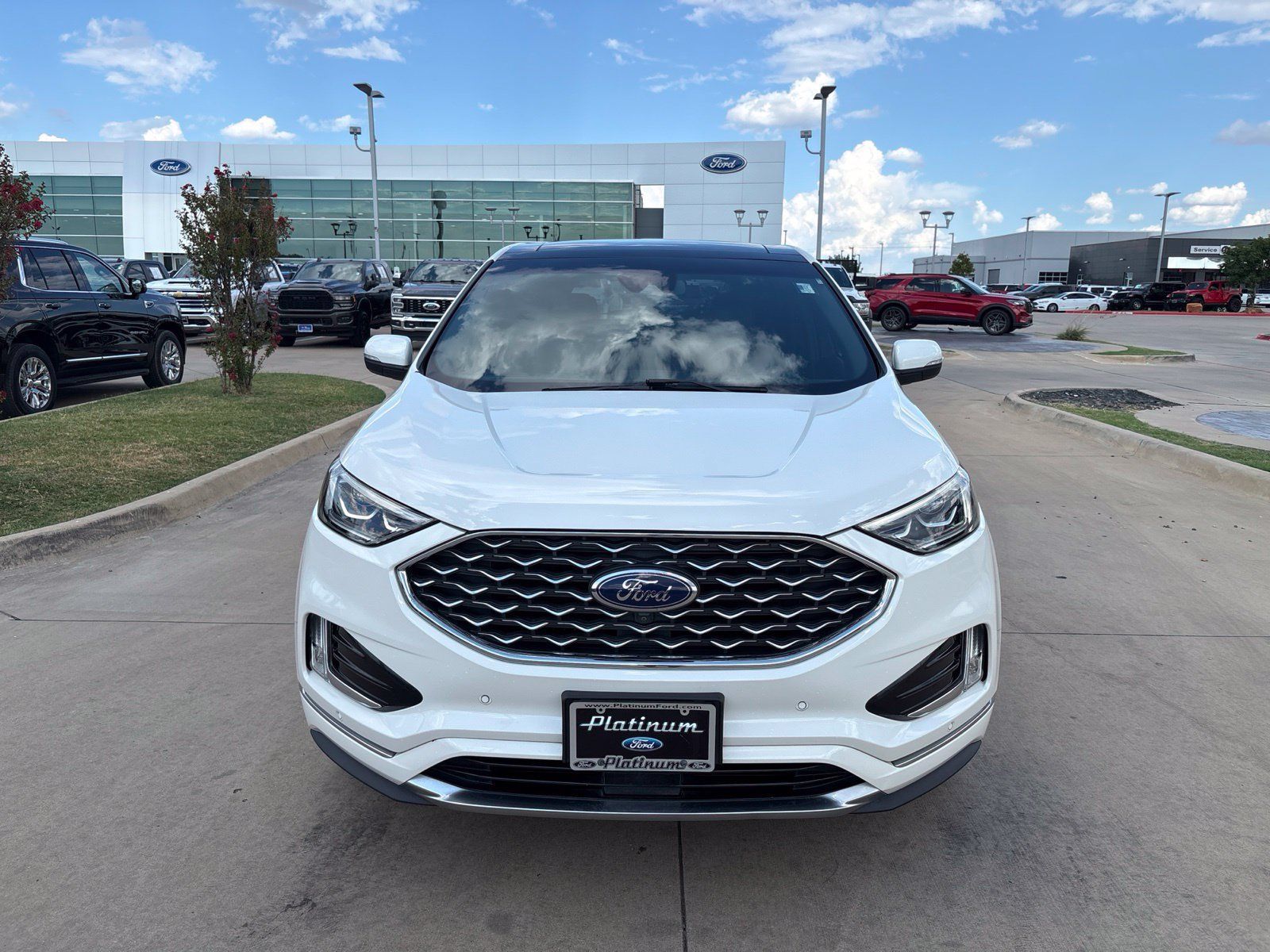 Used 2020 Ford Edge Titanium w/ Equipment Group 301A FWD image 9