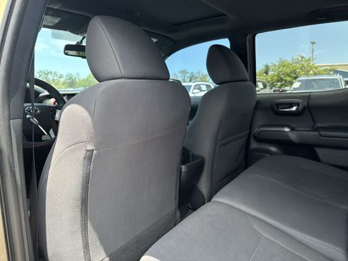 Used 2017 Toyota Tacoma TRD Sport w/ Premium & Technology Package RWD image 22