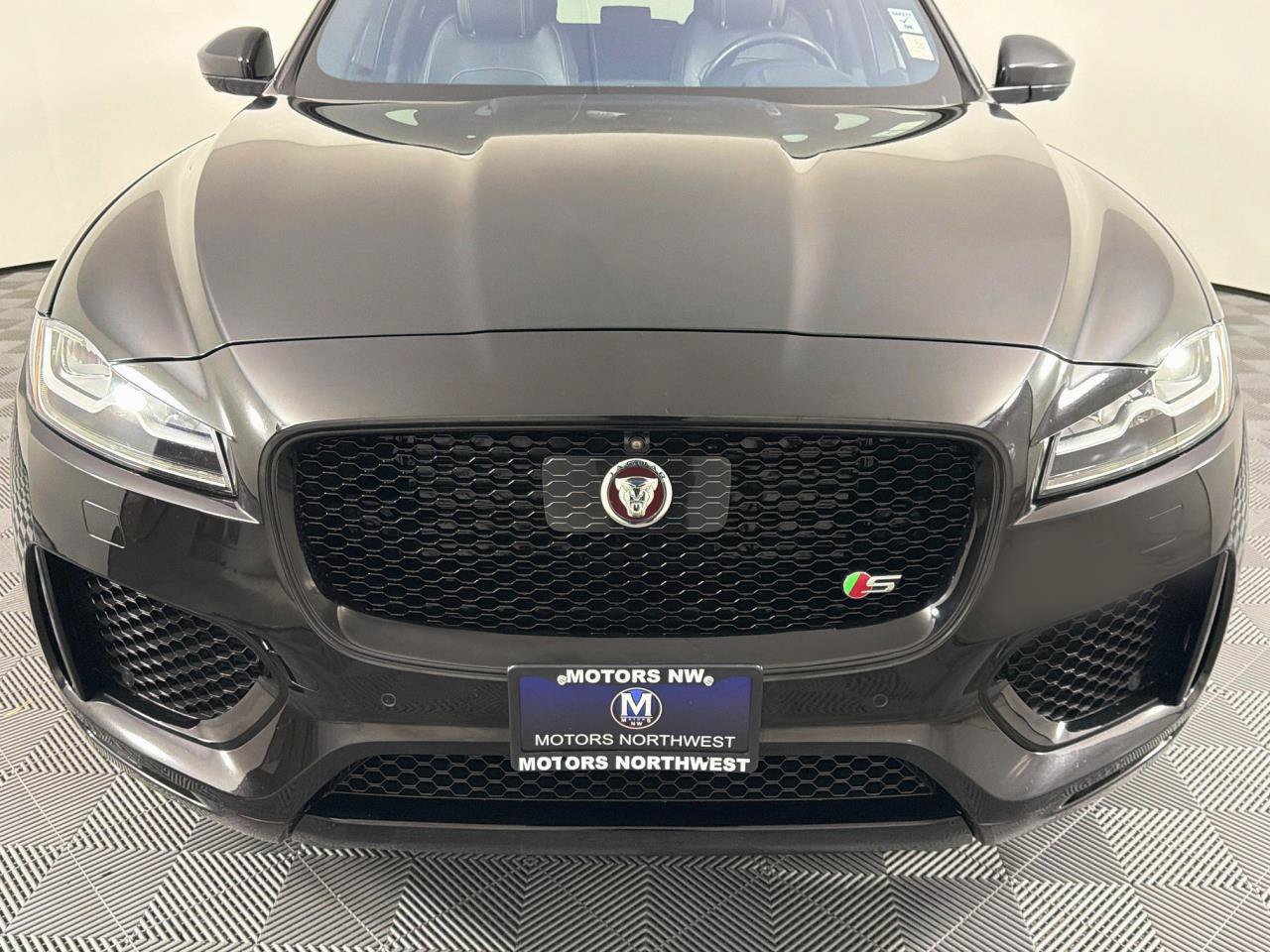 Used 2018 Jaguar F-PACE S AWD/4WD image 2