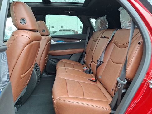 New 2025 Cadillac XT5 Premium Luxury w/ Technology Package AWD/4WD image 9