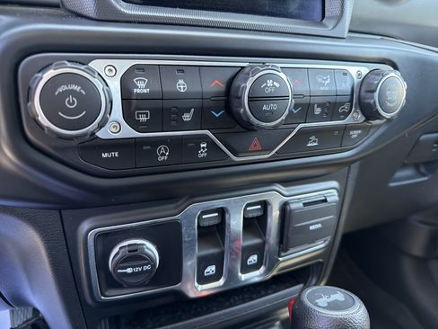 Used 2022 Jeep Wrangler Sport AWD/4WD image 16