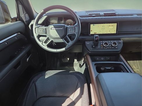 Used 2024 Land Rover Defender 110 X-Dynamic SE image 19