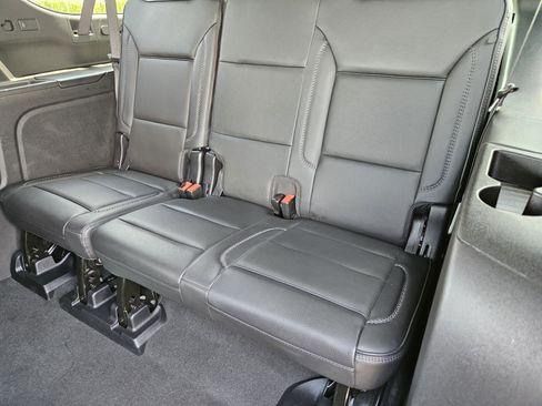 Used 2025 GMC Yukon XL Denali AWD/4WD image 32
