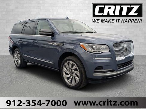 Used 2023 Lincoln Navigator Reserve image 1