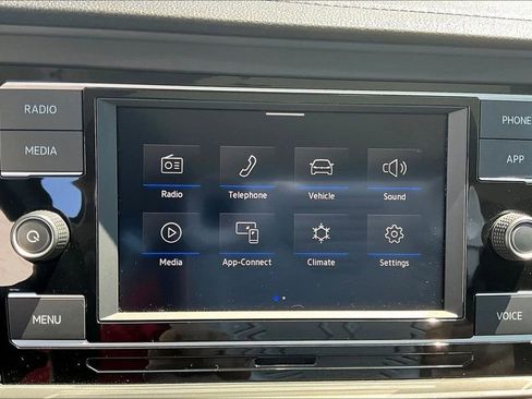 Used 2023 Volkswagen Jetta SE w/ Panoramic Sunroof Package FWD image 13
