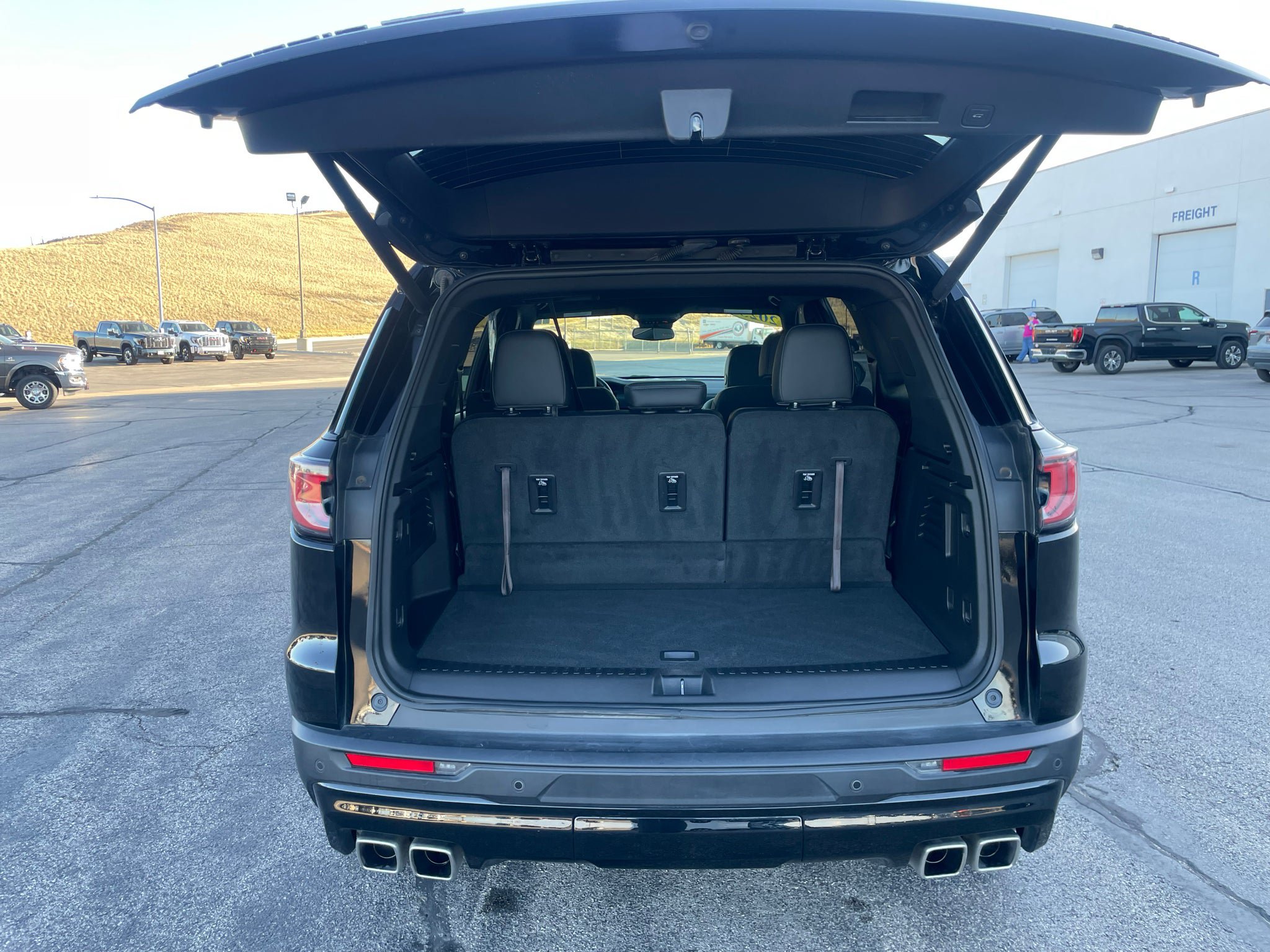 Used 2025 GMC Acadia AT4 w/ LPO, Floor Liner Package AWD/4WD image 15