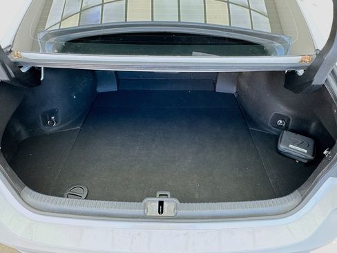 Used 2023 Lexus ES 300h w/ Premium Package image 17