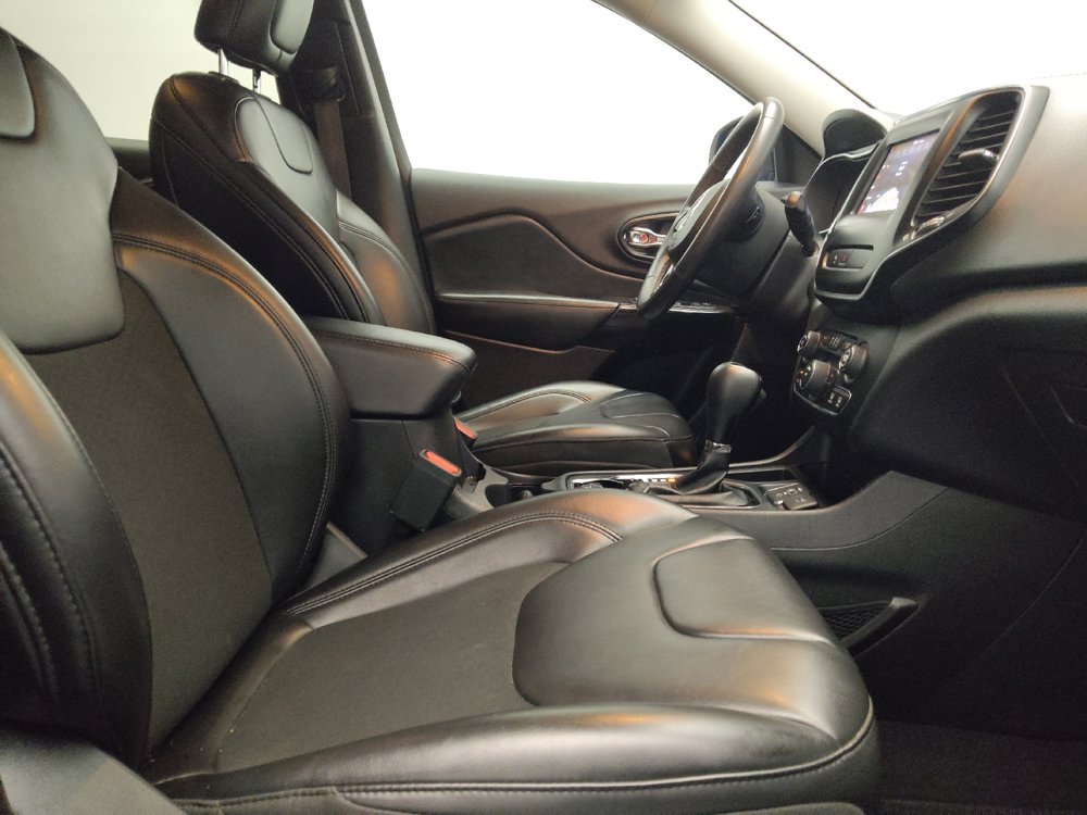 Used 2020 Jeep Cherokee Latitude Plus FWD image 21