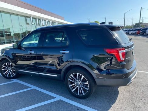 Used 2017 Ford Explorer Platinum AWD/4WD image 4