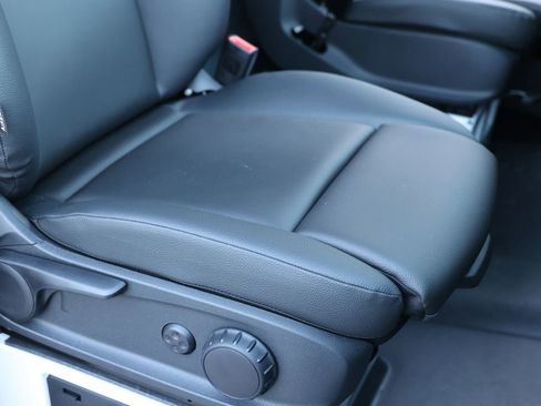 Used 2024 Mercedes-Benz eSprinter 170 Cargo image 31