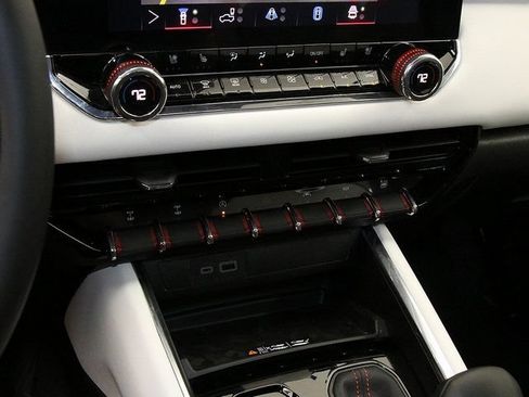 New 2025 GMC Canyon AT4 w/ AT4X AEV Edition AWD/4WD image 23