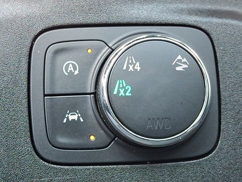 Used 2022 Chevrolet Traverse LT w/ Midnight/Sport Edition AWD/4WD image 23