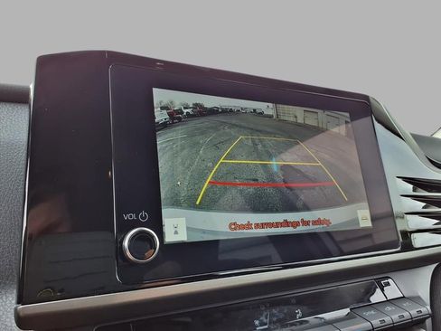 Used 2025 Toyota Camry XLE image 6