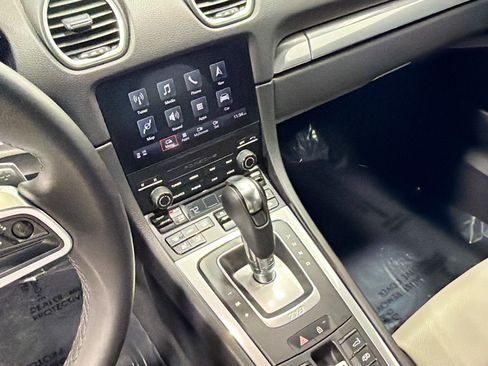 Certified 2025 Porsche 718 Boxster RWD image 23