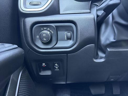Used 2025 RAM 1500 Big Horn RWD image 22