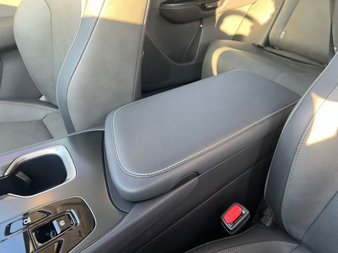 Used 2023 Lexus RZ 450e Premium image 31