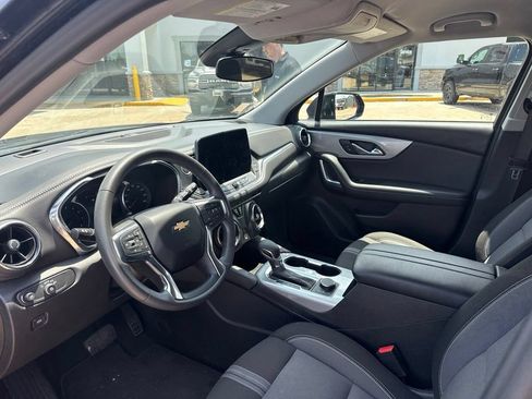 Used 2025 Chevrolet Blazer LT FWD image 8