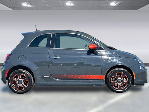 Used 2018 FIAT 500 e w/ Esport Package image 7