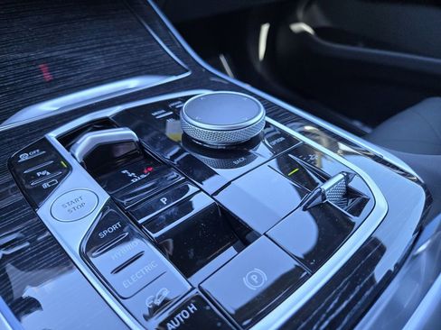 New 2026 BMW X5 xDrive50e w/ M Sport Package image 24