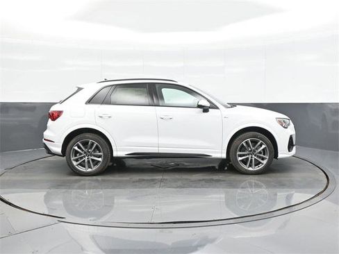 New 2025 Audi Q3 2.0T Premium image 8
