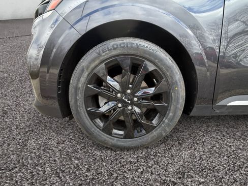 Used 2024 Kia Carnival SX image 14