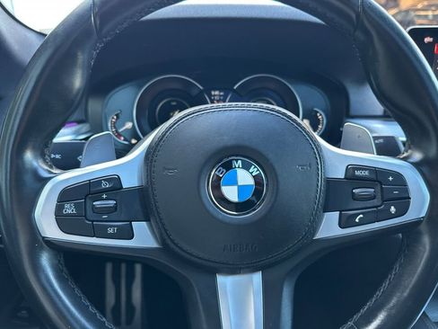 Used 2019 BMW 530e w/ M Sport Package image 26
