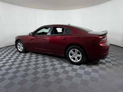 Used 2018 Dodge Charger SXT image 3