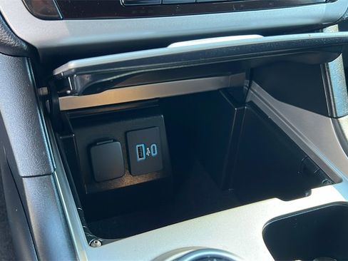 Certified 2022 Ford Explorer XLT image 16