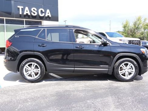 Used 2020 GMC Terrain SLE w/ Driver Convenience Package FWD image 9