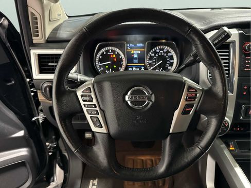 Used 2019 Nissan Titan SL w/ Off-Road Package image 13