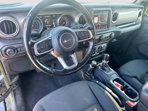 Used 2022 Jeep Wrangler Unlimited Sahara w/ Cold Weather Group AWD/4WD image 10