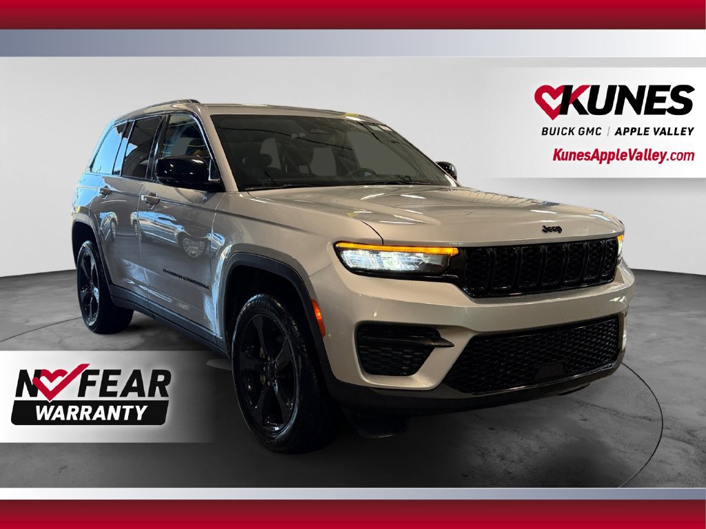 Used 2023 Jeep Grand Cherokee Altitude AWD/4WD image 1
