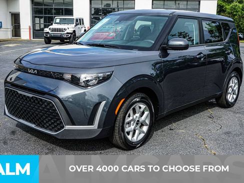 Used 2025 Kia Soul LX w/ LX Technology Package FWD image 2