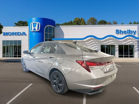 Used 2022 Hyundai Elantra SEL w/ Convenience Package image 6