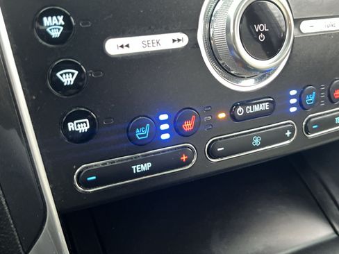 Used 2018 Ford Explorer Limited FWD image 30