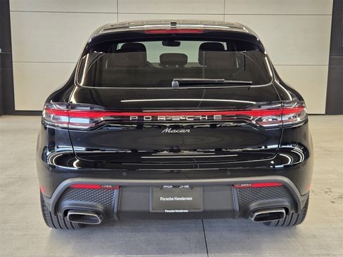 Used 2025 Porsche Macan image 7