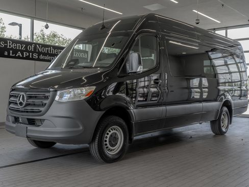 Used 2025 Mercedes-Benz Sprinter 3500 image 3