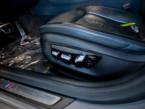 Used 2021 BMW 530i xDrive w/ Executive Package image 10