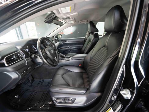 Used 2023 Toyota Camry SE AWD/4WD image 9