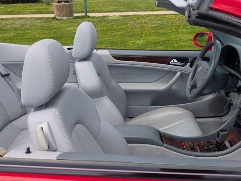 Used 2002 Mercedes-Benz CLK 320 Cabriolet image 35