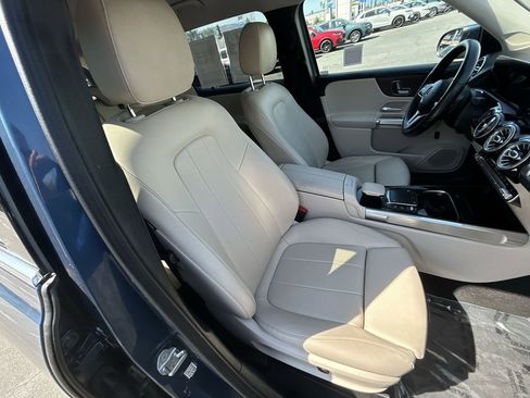 Used 2021 Mercedes-Benz GLB 250 w/ Premium Package image 24