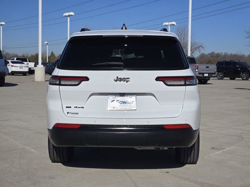 Used 2023 Jeep Grand Cherokee L Laredo image 6