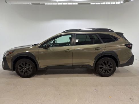 Used 2025 Subaru Outback Onyx Edition AWD/4WD image 4