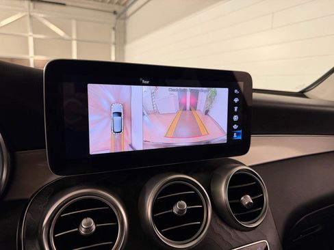 Used 2021 Mercedes-Benz GLC 300 4MATIC image 22