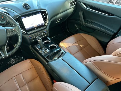 Used 2022 Maserati Ghibli Modena image 24